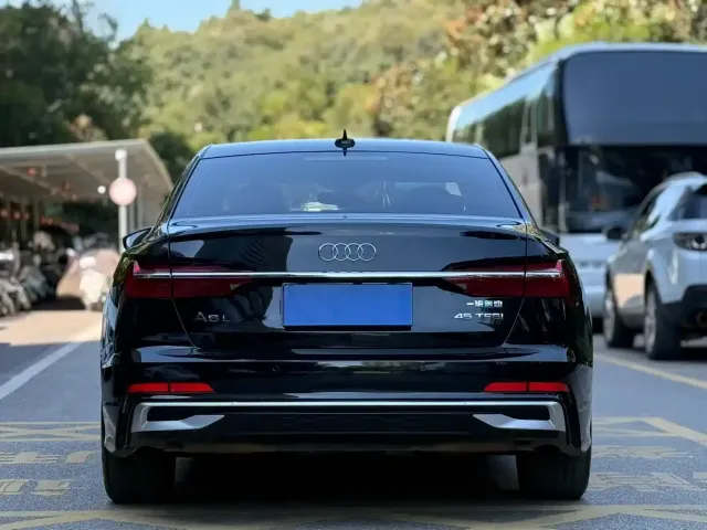 Audi A6L — Фото автомобиля 5