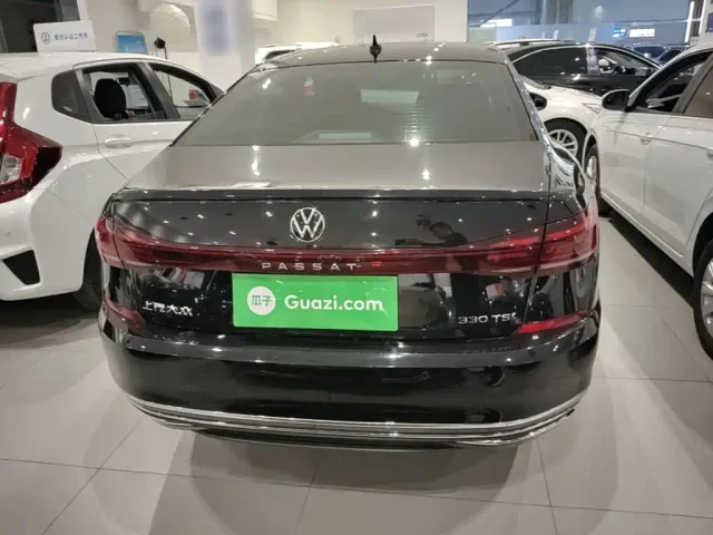 Volkswagen Passat — Фото автомобиля 5