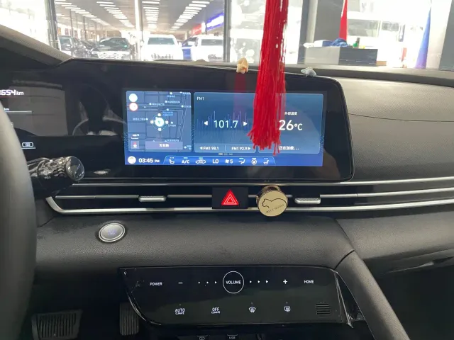 Hyundai Elantra — Фото автомобиля 10