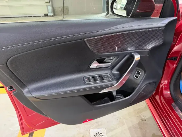Mercedes-Benz A-Class — Фото автомобиля 15