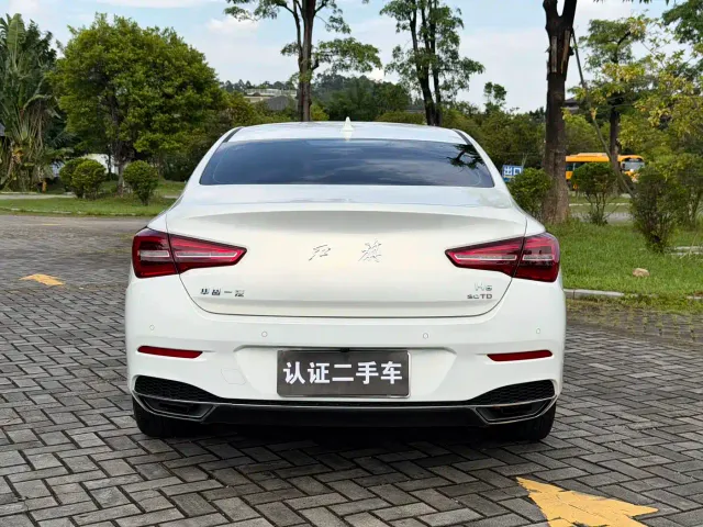Hongqi H5 — Фото автомобиля 13