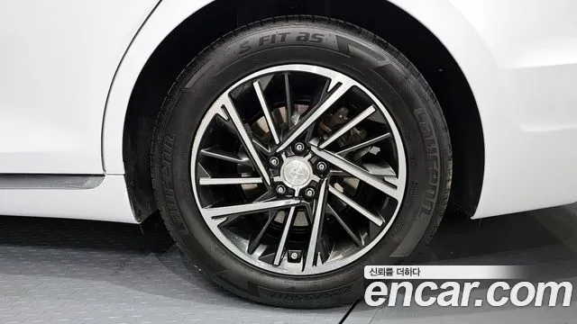 Hyundai Grandeur Новый Grandeur IG — Фото автомобиля 18