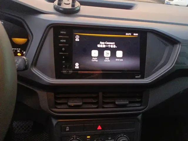 Volkswagen T-Cross — Фото автомобиля 13