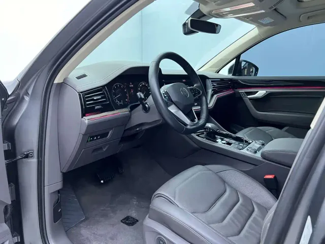 Volkswagen Touareg — Фото автомобиля 7