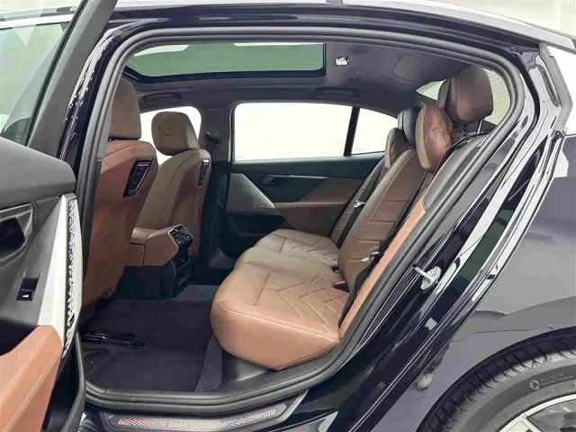 BMW 5 Series — Фото автомобиля 20