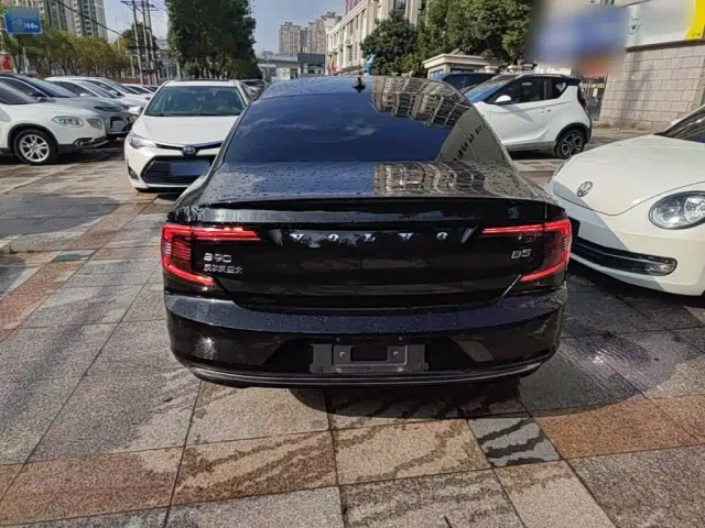 Volvo S90 — Фото автомобиля 5