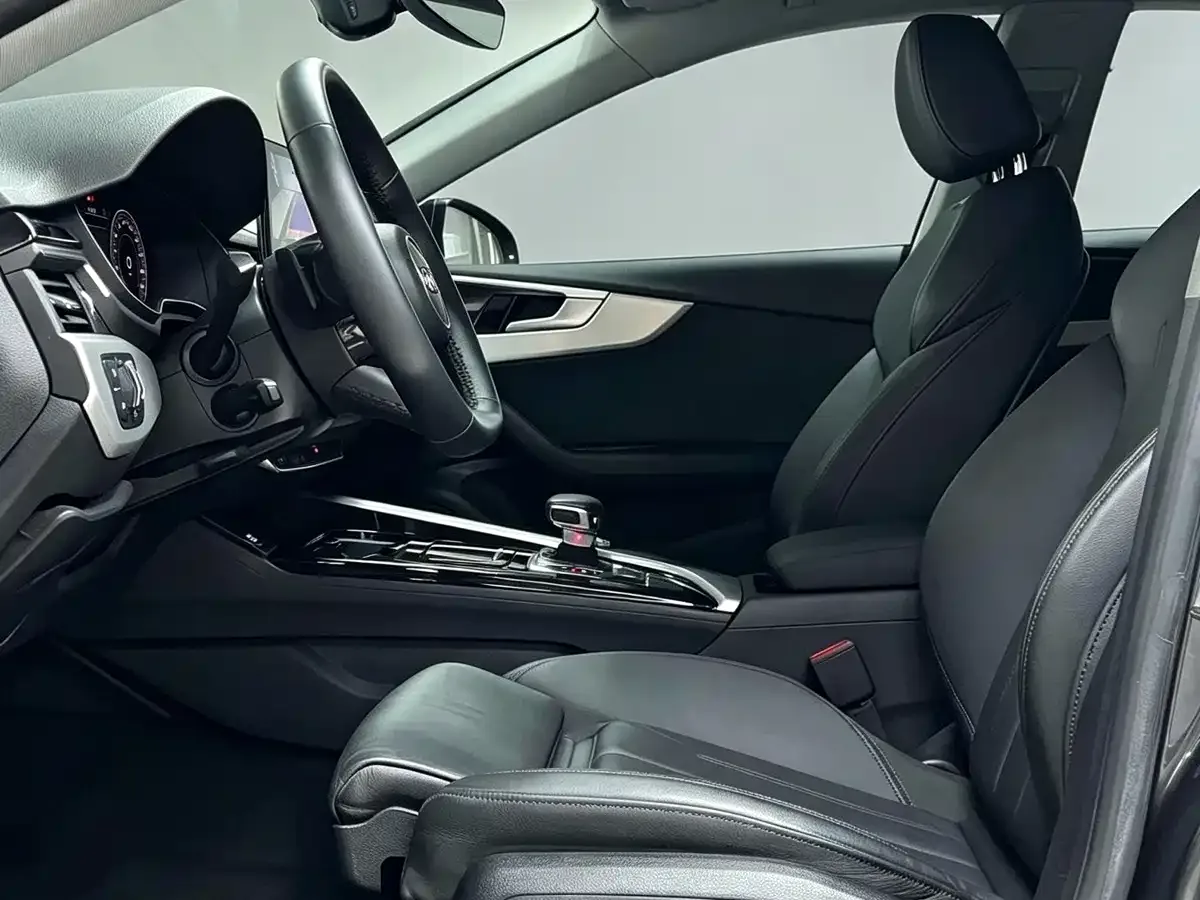 Audi Audi A5 (Import) 2023 Sportback 40 TFSI Fashion Dynamic — Фото автомобиля 4