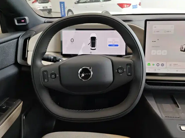 Volvo XC70 Plug-in Hybrid — Фото автомобиля 15