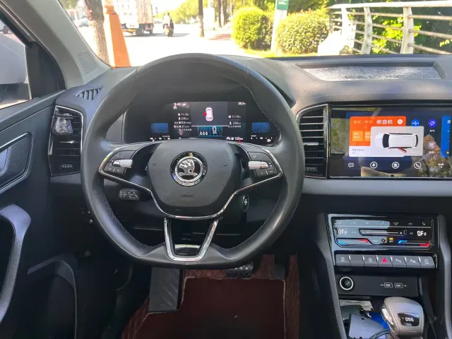 Skoda Karoq — Фото автомобиля 8