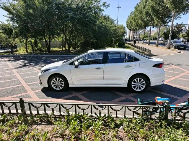 Toyota Corolla — Фото автомобиля 2