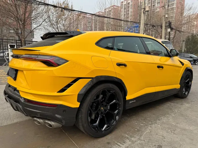 Lamborghini Urus — Фото автомобиля 5