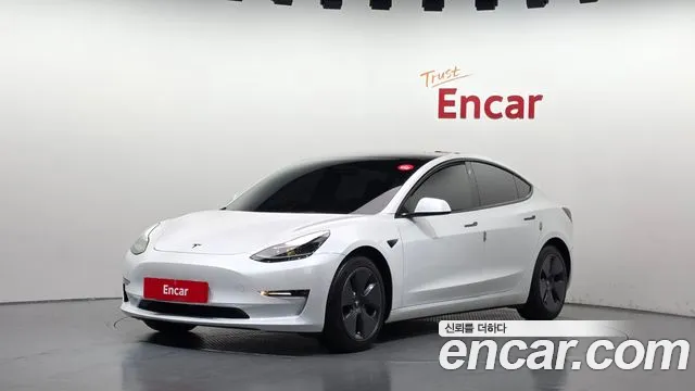 Фотография автомобиля — Tesla Model 3