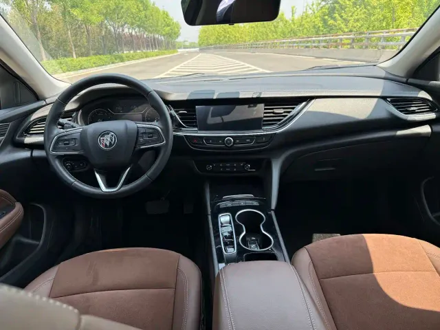 Buick Regal — Фото автомобиля 5