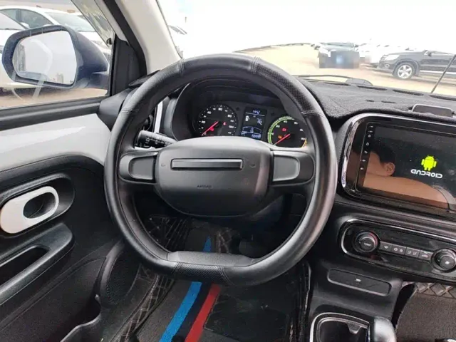 Roewe Clever — Фото автомобиля 10