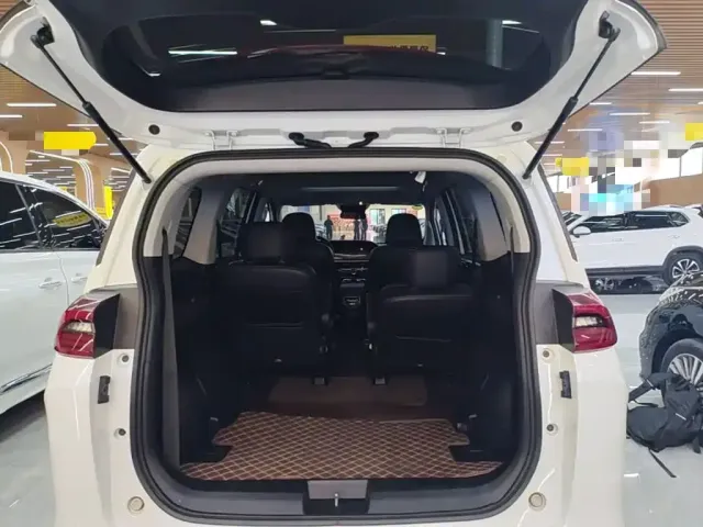 GAC Trumpchi M6 — Фото автомобиля 18