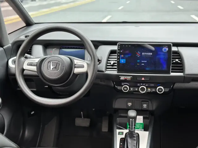 Honda Fit — Фото автомобиля 7
