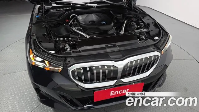 BMW 5 Series G60 — Фото автомобиля 9