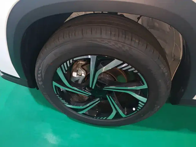 Geely Boyue — Фото автомобиля 22