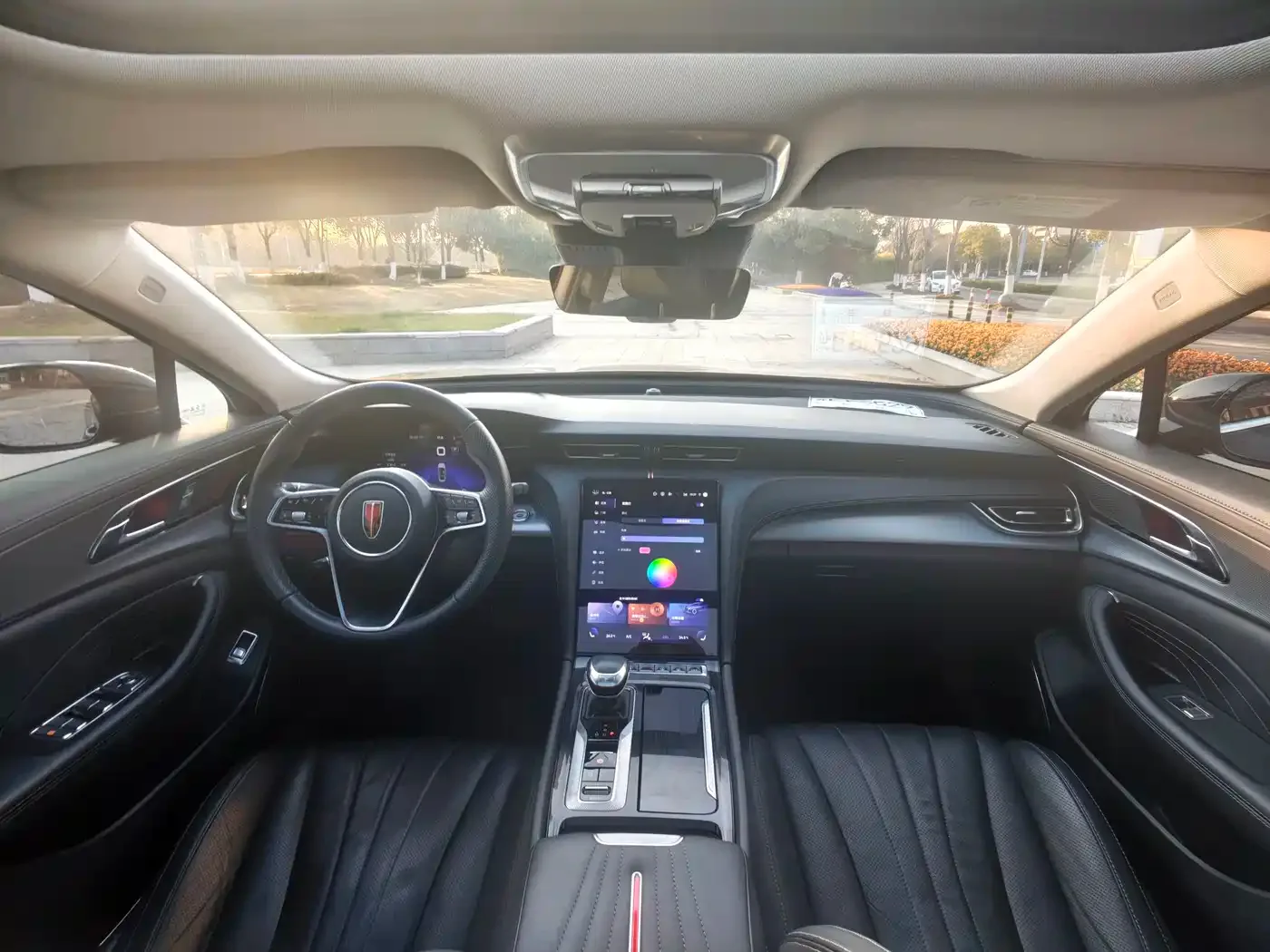 Hongqi Hongqi H5 2023 1.5T DCT Smart Connect Joy Edition — Фото автомобиля 9