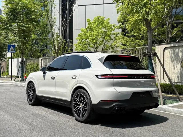 Porsche Cayenne — Фото автомобиля 5