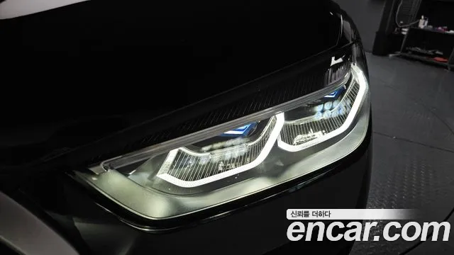 BMW 8 Series G15 — Фото автомобиля 22