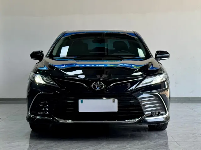 Toyota Camry — Фото автомобиля 2