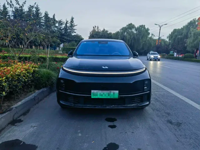 Li Auto L7 — Фото автомобиля 2