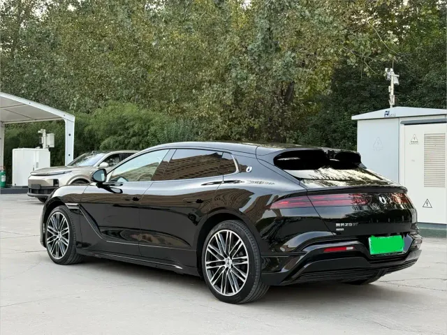 Denza Z9GT — Фото автомобиля 9