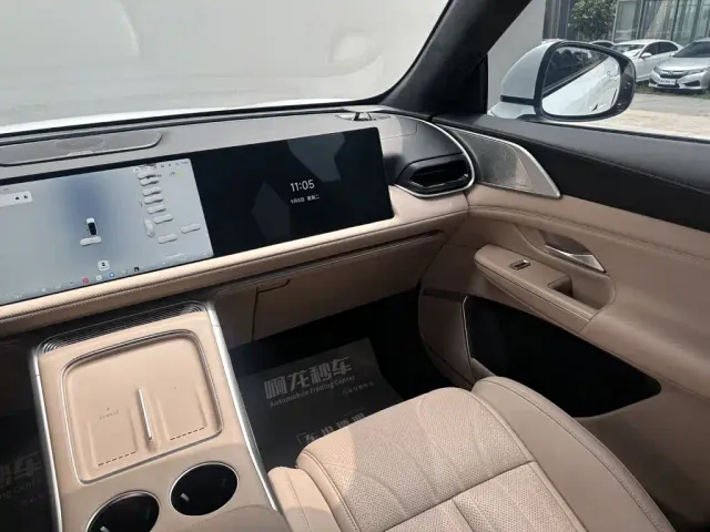 Xpeng G9 — Фото автомобиля 10
