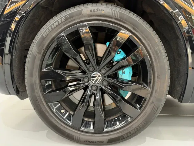 Volkswagen Touareg — Фото автомобиля 16