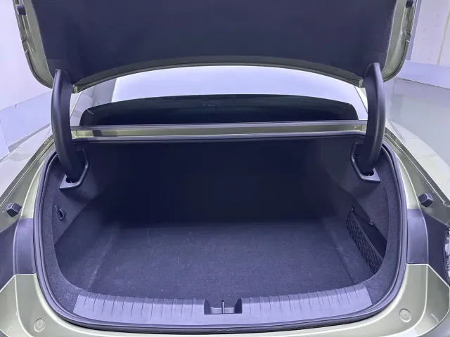 Xiaomi SU7 — Фото автомобиля 15