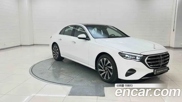 Mercedes-Benz E-Class — Фото автомобиля 6