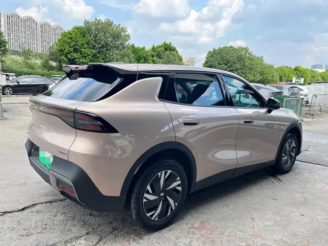 Changan Qiyuan Q05 — Фото автомобиля 9