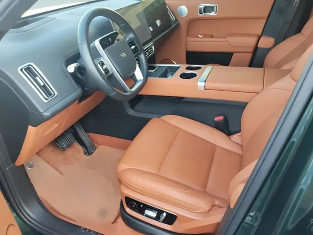 Li Auto L7 — Фото автомобиля 14