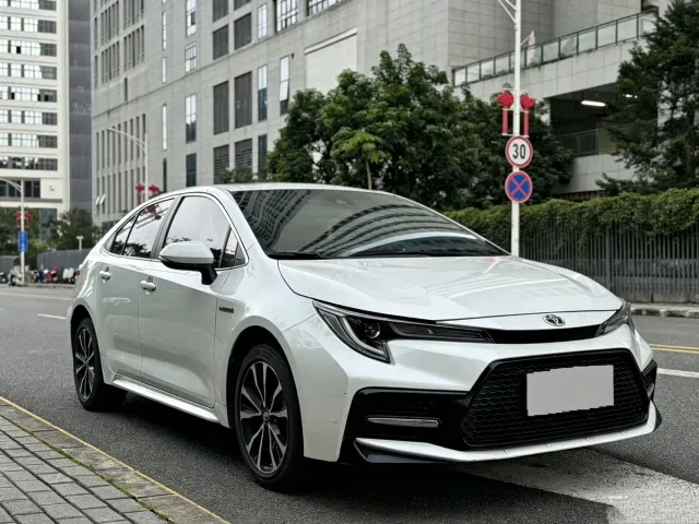 Toyota Levin 2022 Dual Engine 1.8H E-CVT Sport Edition — Фото автомобиля 4