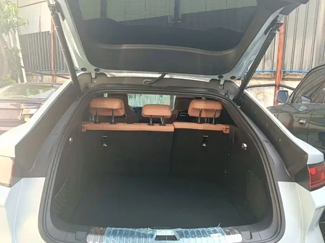 BYD Song L EV — Фото автомобиля 18