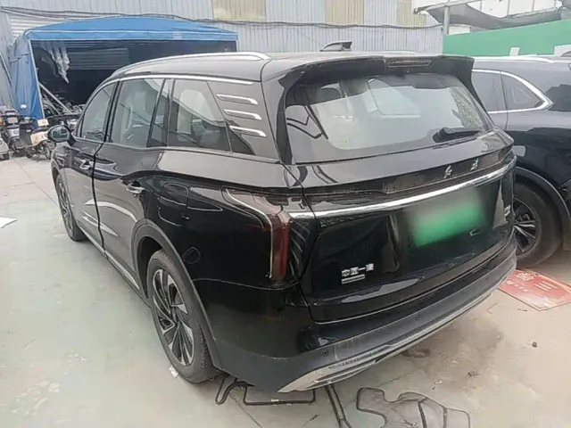 Hongqi HS7 PHEV — Фото автомобиля 4
