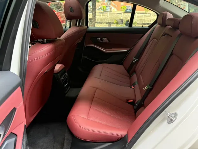 BMW 3 Series — Фото автомобиля 12