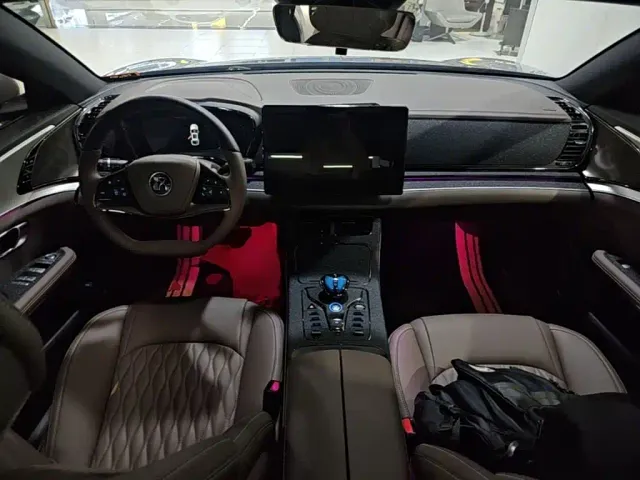 BYD Han — Фото автомобиля 9