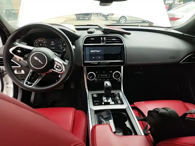 Jaguar XEL — Фото автомобиля 9