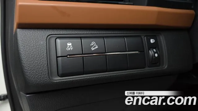 KG_Mobility_Ssangyong Musso Musso (Q300) Бензин 2.0 4WD — Фото автомобиля 13