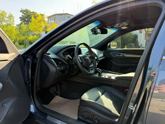 Cadillac CT5 — Фото автомобиля 4