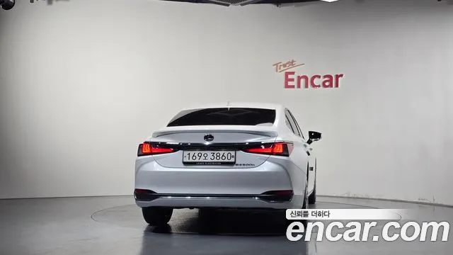 Lexus ES 7th Gen — Фото автомобиля 4