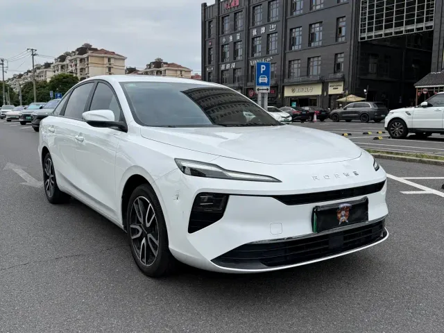 Roewe D6 — Фото автомобиля 3