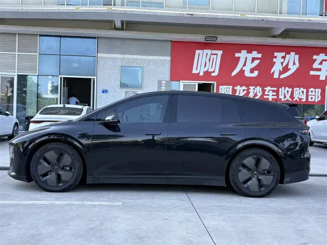 Li Auto i6 — Фото автомобиля 3
