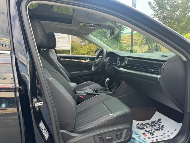 Volkswagen Passat — Фото автомобиля 9