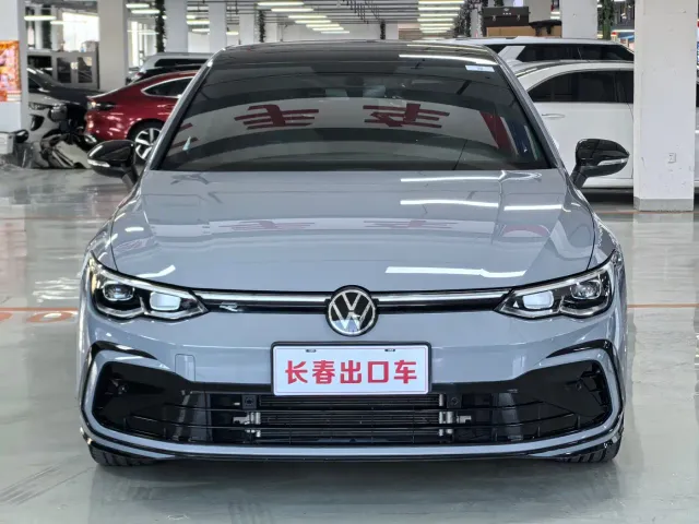 Volkswagen Golf — Фото автомобиля 2