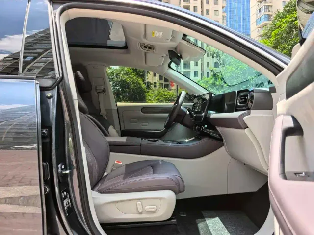 Leapmotor C11 — Фото автомобиля 11