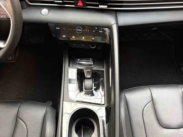 Hyundai Elantra — Фото автомобиля 16