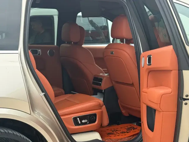 Li Auto L9 — Фото автомобиля 9